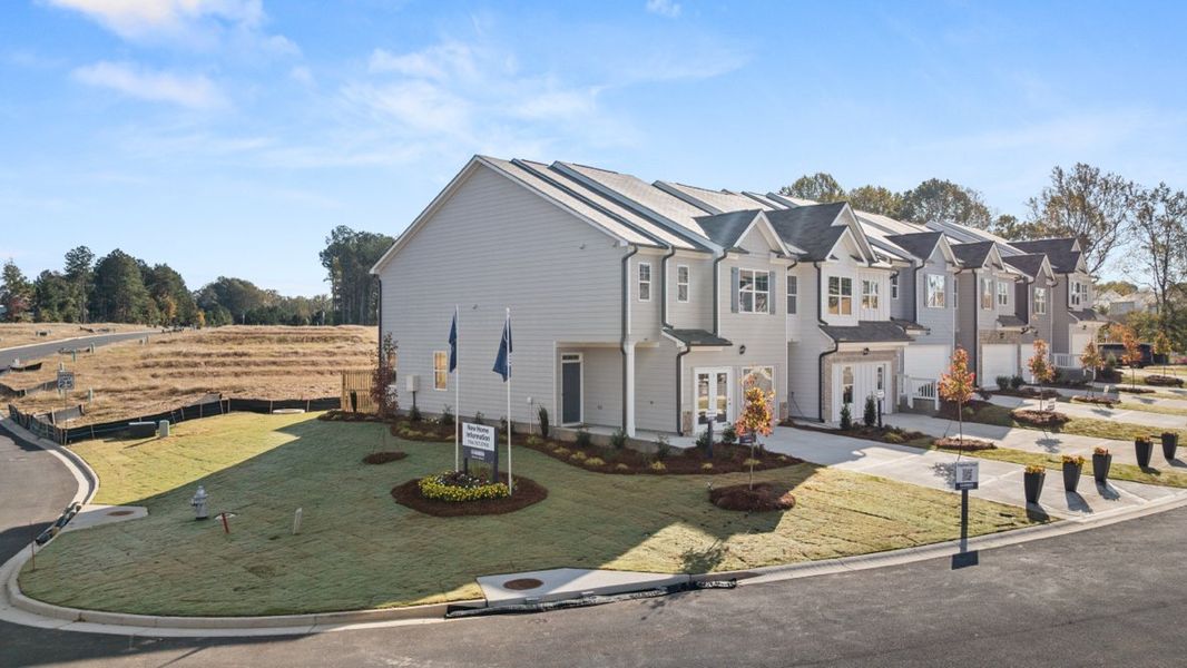 Representative exterior photo of a completed home built from the Salisbury by D.R. Horton in Hughes Court, Dawsonville, GA (Image 2).