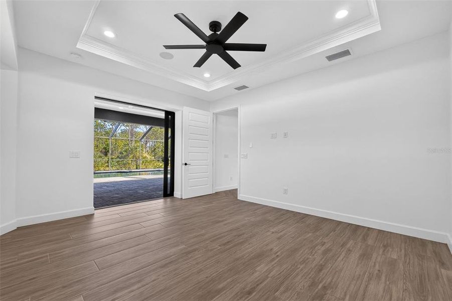 Spacious, unfurnished interior of a new home in , Rotonda West (Image 43).