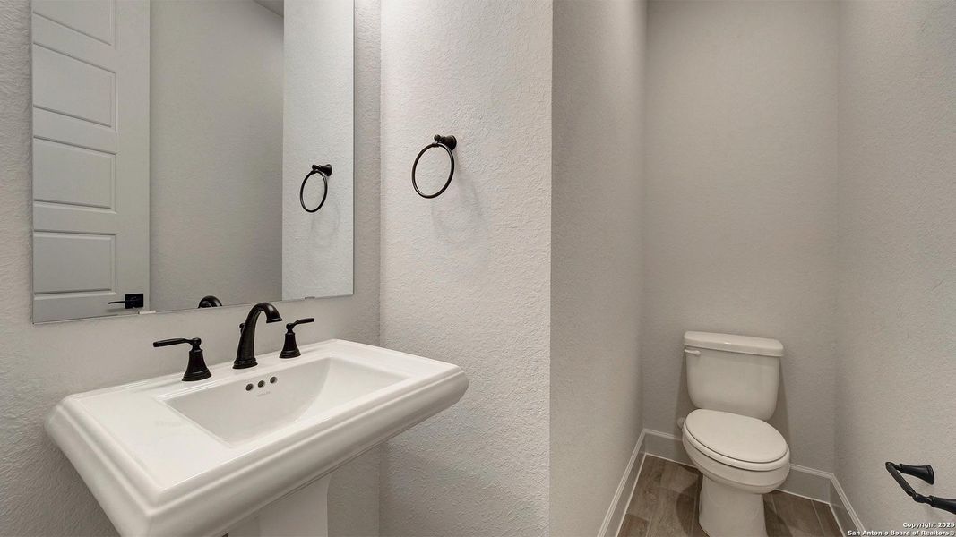 Furnished interior view inside a new home in Esperanza 60', Boerne (Image 11). Furnished interior view inside a new home in Esperanza 60', Boerne (Image 11).