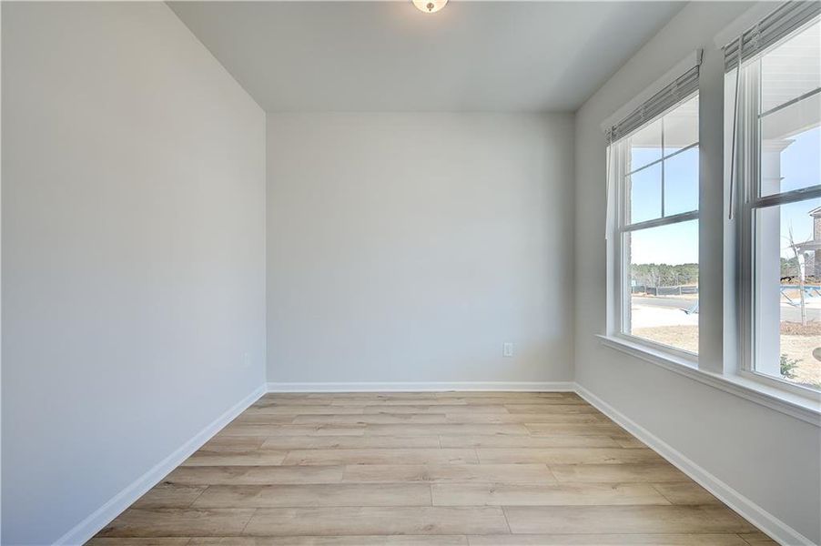 Spacious, unfurnished interior of a new home in Burchwood, Stockbridge (Image 10).
