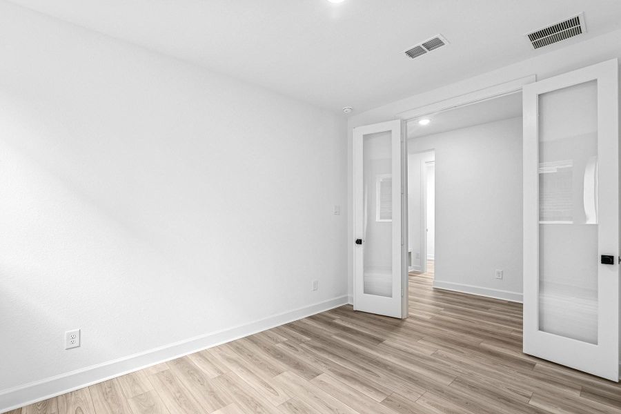 Spacious, unfurnished interior of a new home in Riceland 50’ Front Load Homesites, Mont Belvieu (Image 27). Spacious, unfurnished interior of a new home in Riceland 50’ Front Load Homesites, Mont Belvieu (Image 27).