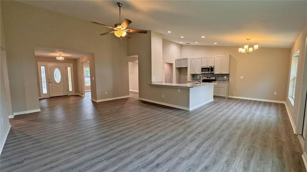 Spacious, unfurnished interior of a new home in , Orlando (Image 16).