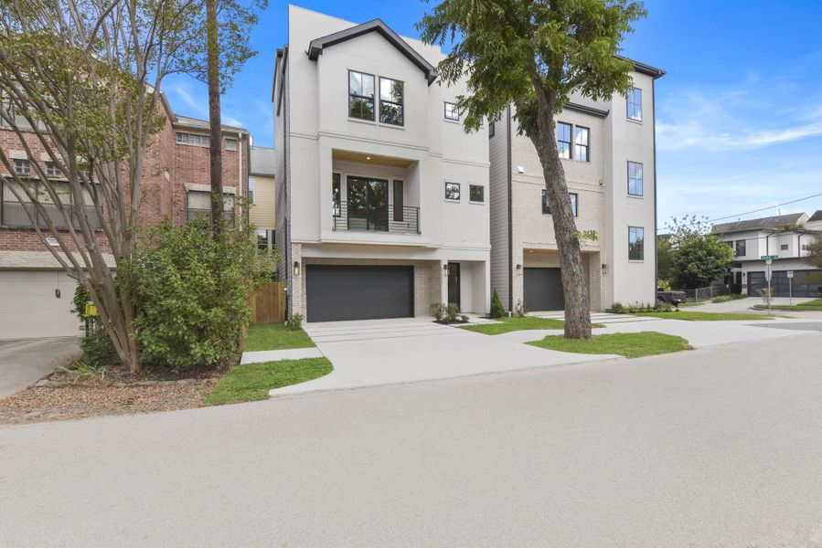 Exterior details and patio area of a home in , Houston (Image 26).