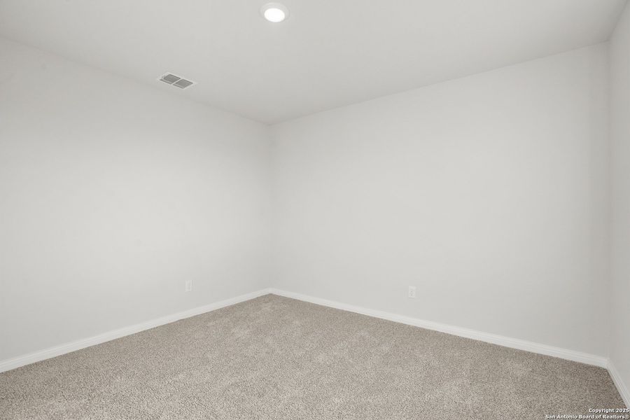 Spacious, unfurnished interior of a new home in Applewhite Meadows, San Antonio (Image 24).