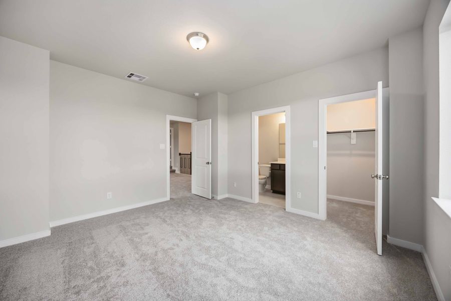 Spacious, unfurnished interior of a new home in Canterra Creek  60', Rosharon (Image 29).