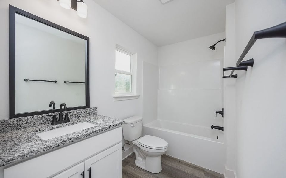 Furnished interior view inside a new home in Kirkland Farms, Alachua (Image 10).