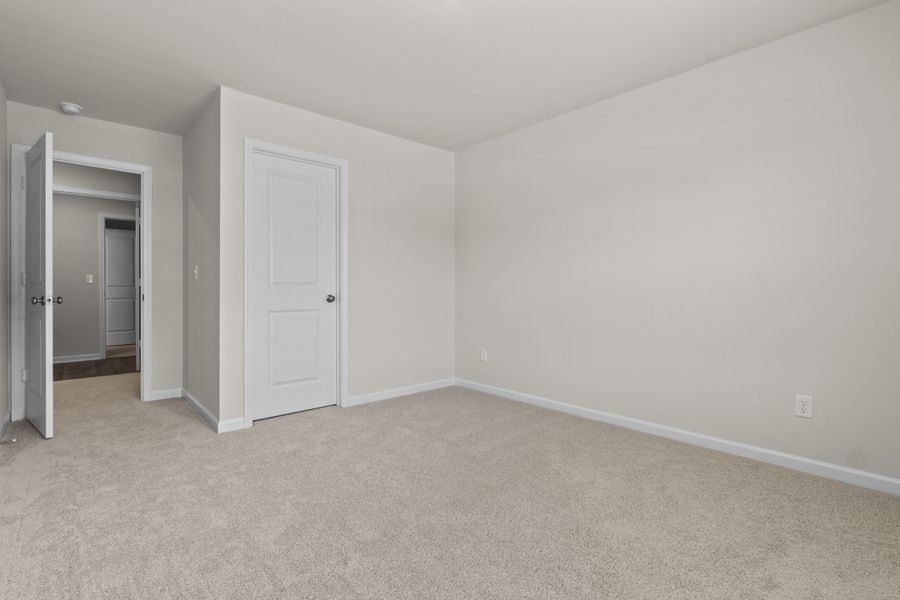 Spacious, unfurnished interior of a new home in Harmon Hill Estates, Hopkins (Image 27).