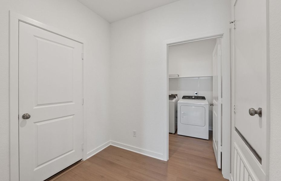 Spacious, unfurnished interior of a new home in Skyview, Belton (Image 28).
