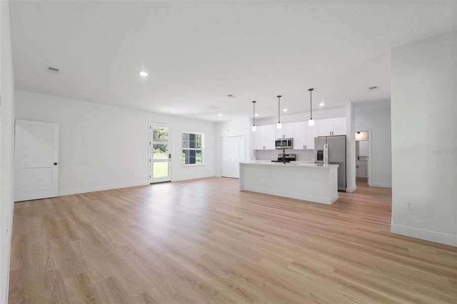 Spacious, unfurnished interior of a new home in , Ocala (Image 28).