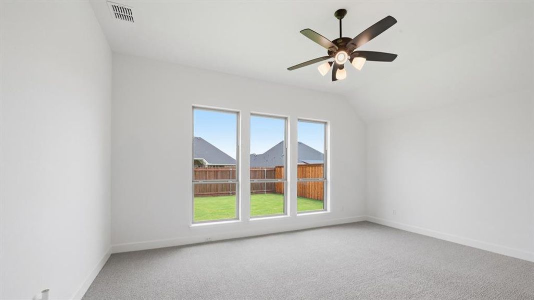 Spacious, unfurnished interior of a new home in Myrtle Creek, Waxahachie (Image 14). Spacious, unfurnished interior of a new home in Myrtle Creek, Waxahachie (Image 14).