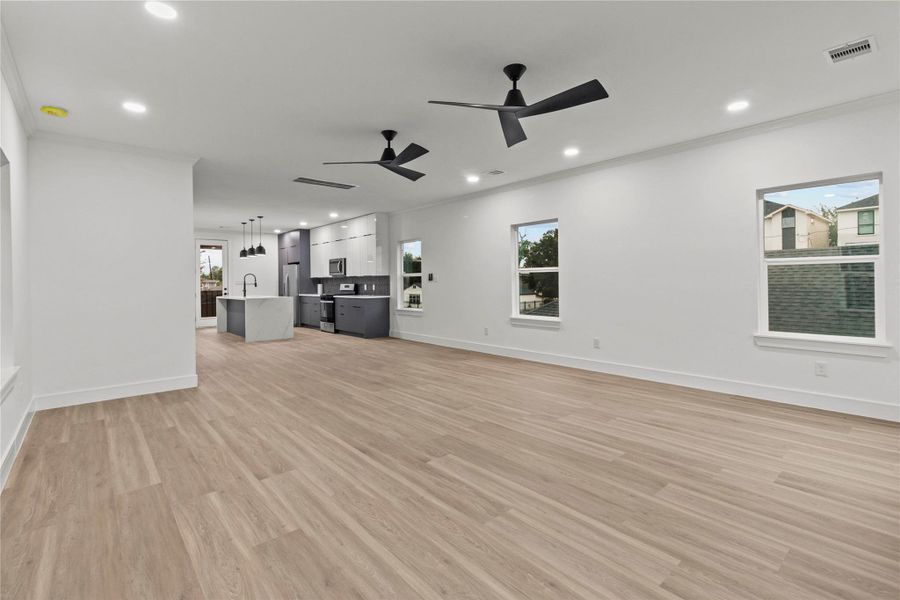 Spacious, unfurnished interior of a new home in , Houston (Image 30).