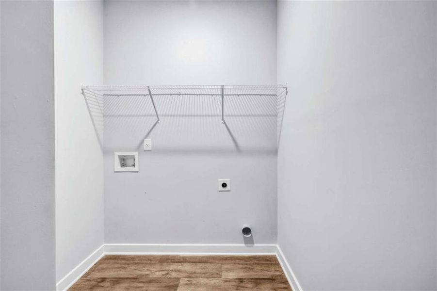 Furnished interior view inside a new home in Palmetto Oaks Phase III, Palmetto (Image 10). Furnished interior view inside a new home in Palmetto Oaks Phase III, Palmetto (Image 10).