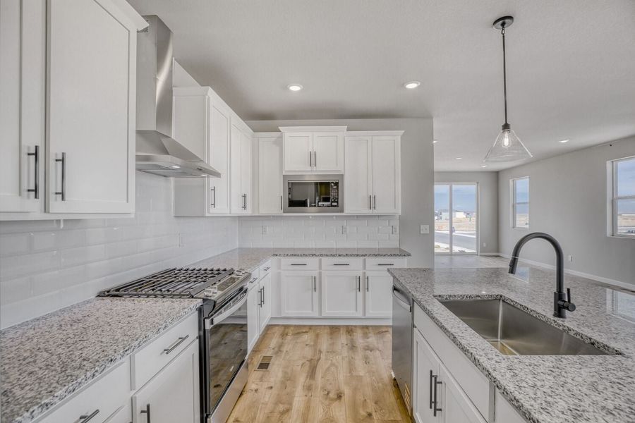 New Home in Frederick, CO.  - Slide 11