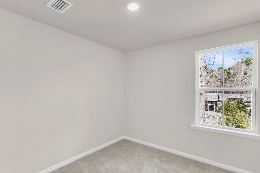 Spacious, unfurnished interior of a new home in Windward Village, Summerville (Image 16).