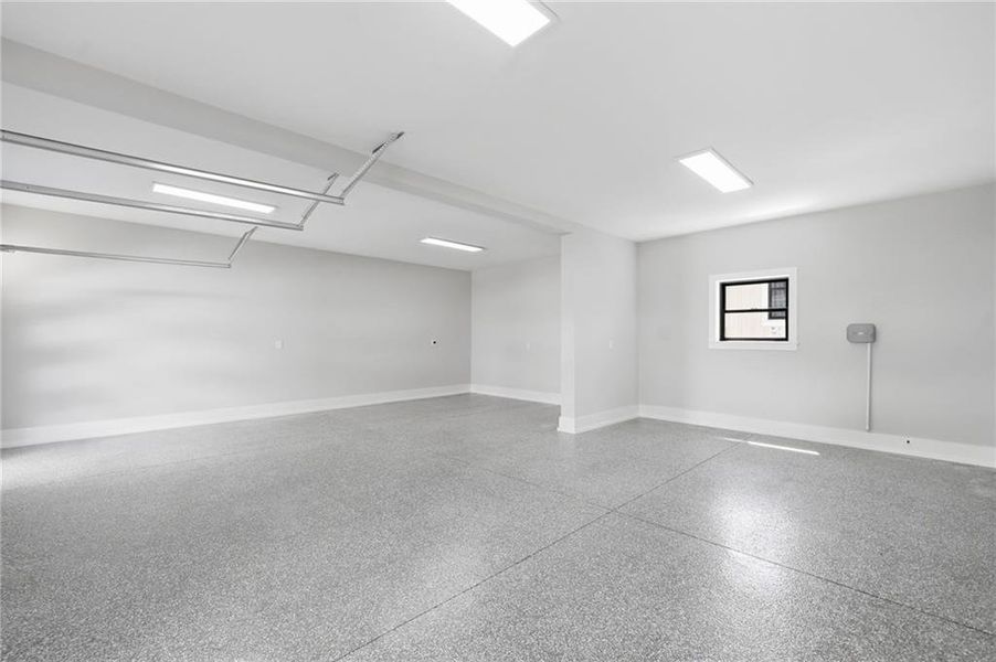 Spacious, unfurnished interior of a new home in , Roswell (Image 63).