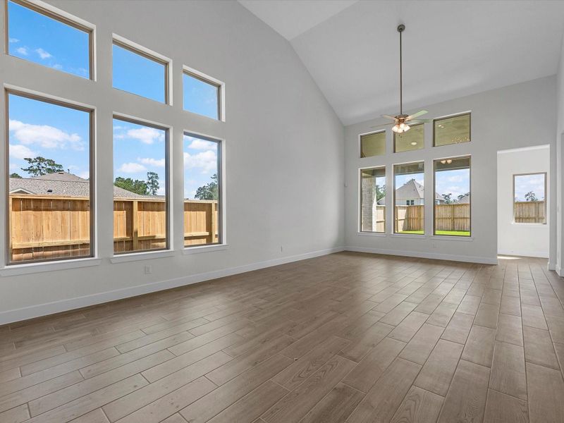Spacious, unfurnished interior of a new home in Grand Central Park, Conroe (Image 11). Spacious, unfurnished interior of a new home in Grand Central Park, Conroe (Image 11).