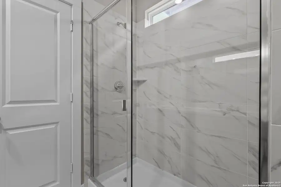 Close-up of interior finishes inside a home in Garden Grove, San Antonio (Image 15).