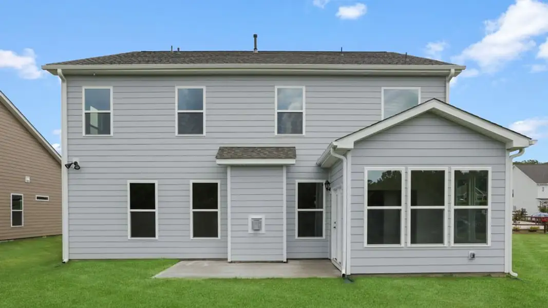 Exterior details and patio area of a home in Cottonwood Ridge, Piedmont (Image 3).