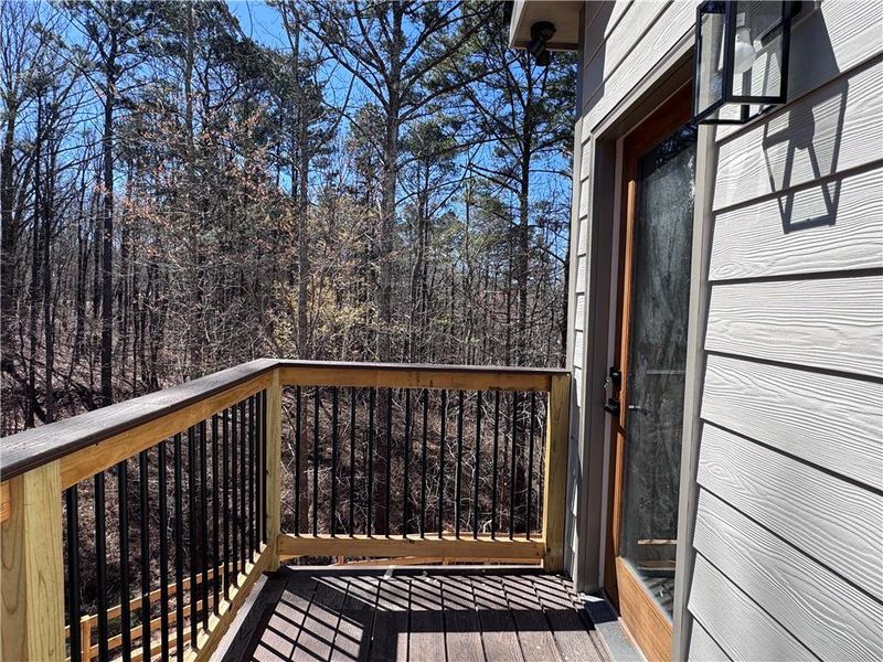 Exterior details and patio area of a home in , Bremen (Image 3).