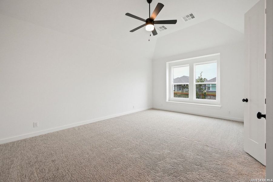 Spacious, unfurnished interior of a new home in The Crossvine, Schertz (Image 19).