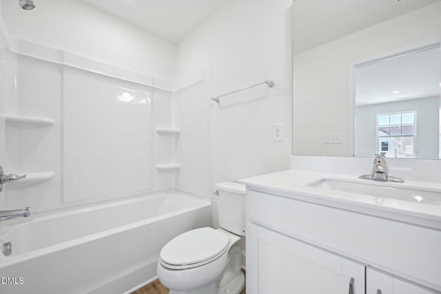 37-web-or-mls-Willow Cameron Wy-3004-035