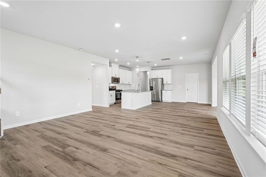 Spacious, unfurnished interior of a new home in Northwoods at Mirror Lake, Villa Rica (Image 29).