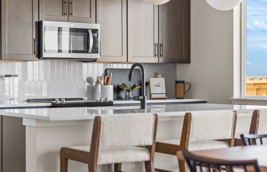 Representative interior finishes for a home built from the Sandalwood by Pulte Homes in Wolf Creek Run West, Strasburg (Image 23).