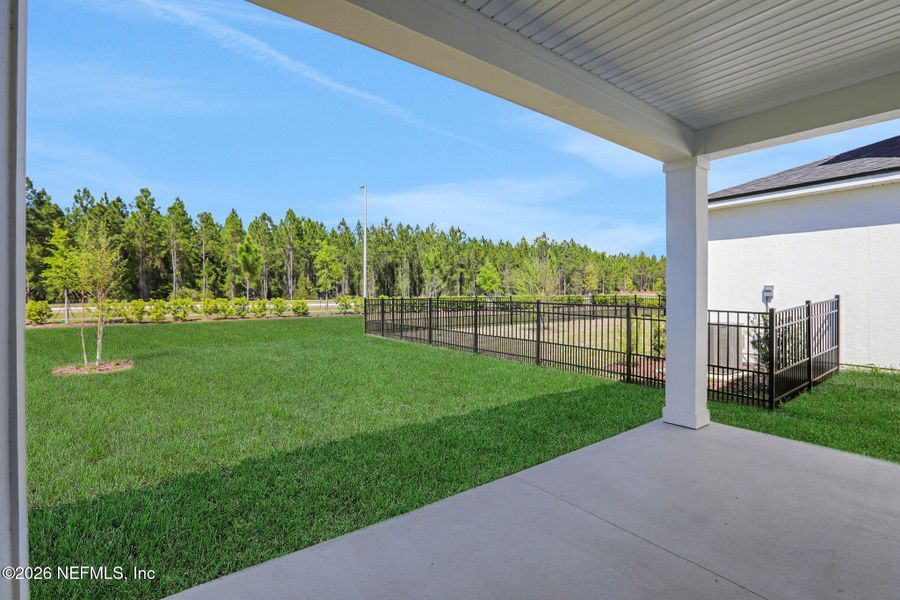 Exterior details and patio area of a home in Amberly, Green Cove Springs (Image 27).