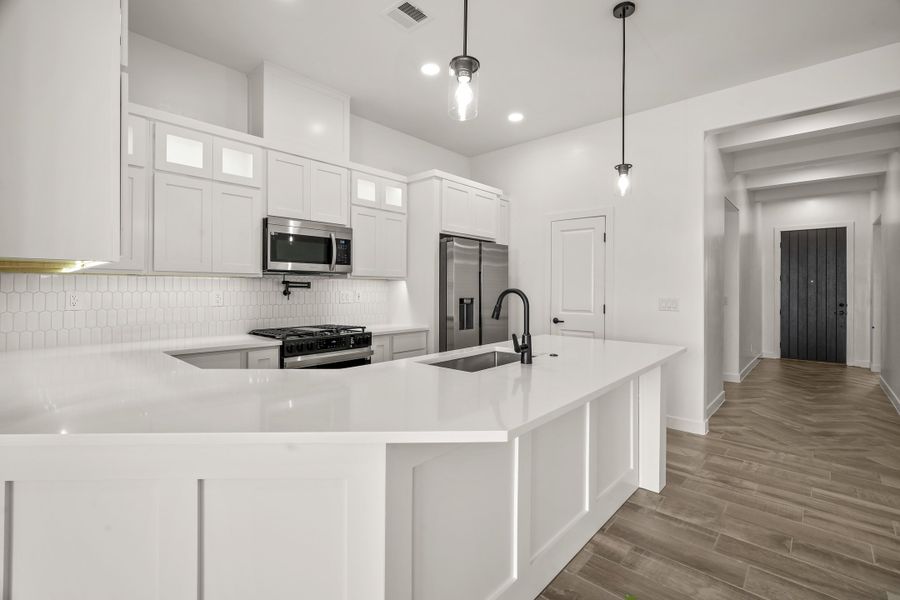 Representative furnished interior of a home built from the Sand Hills by LEH. Homes in Tierra Del Este 90, El Paso (Image 17). Representative furnished interior of a home built from the Sand Hills by LEH. Homes in Tierra Del Este 90, El Paso (Image 17).