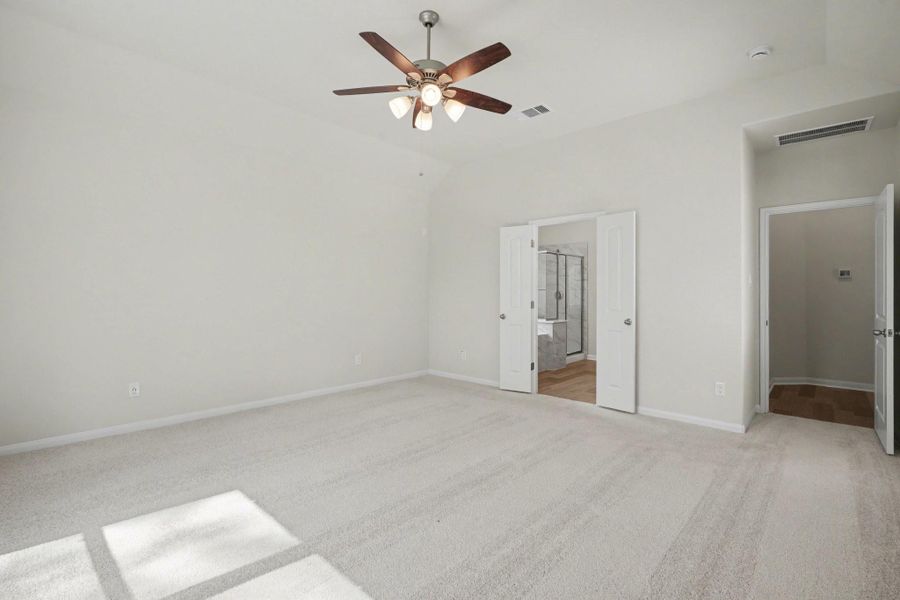 Spacious, unfurnished interior of a new home in Encino Estates, Dayton (Image 26).