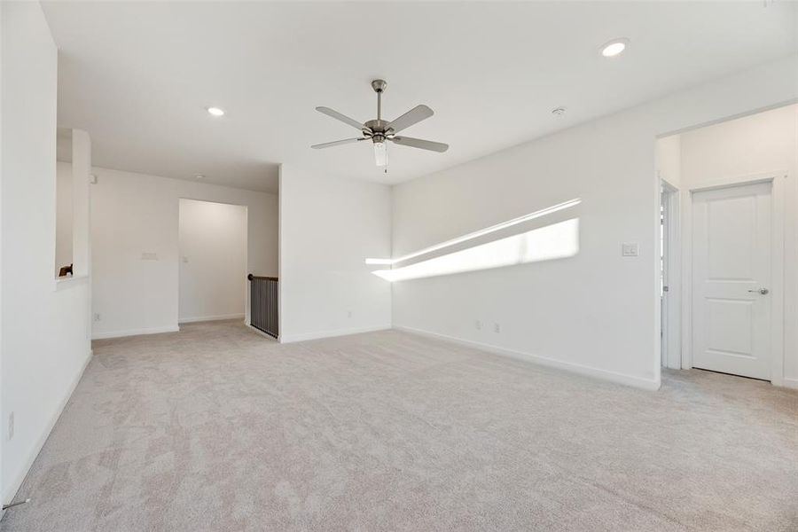 Spacious, unfurnished interior of a new home in Solterra, Mesquite (Image 29).