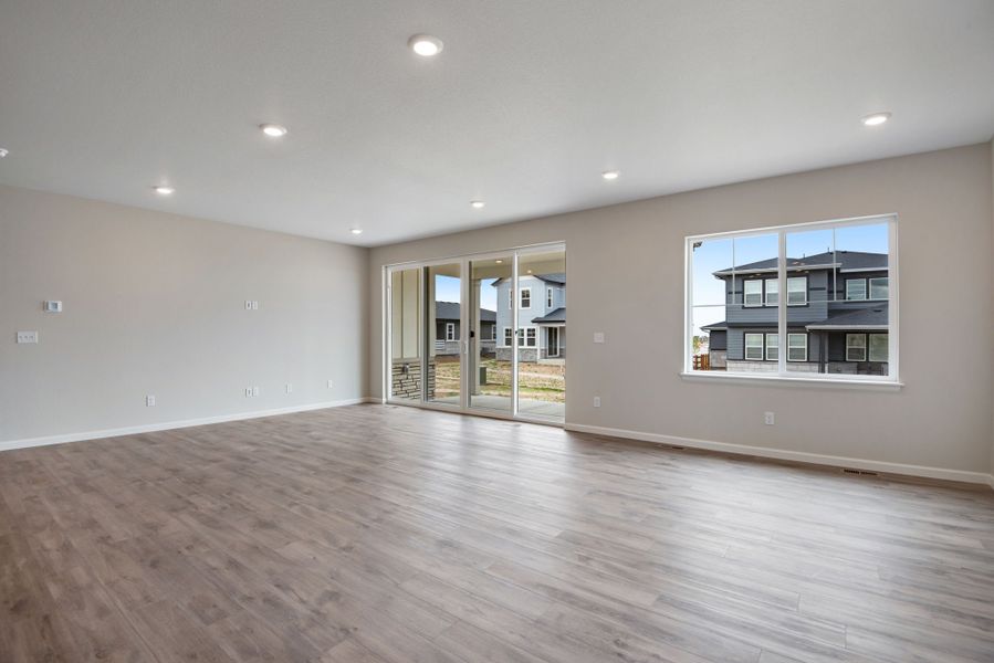 Spacious, unfurnished interior of a new home in The Aurora Highlands, Aurora (Image 29).
