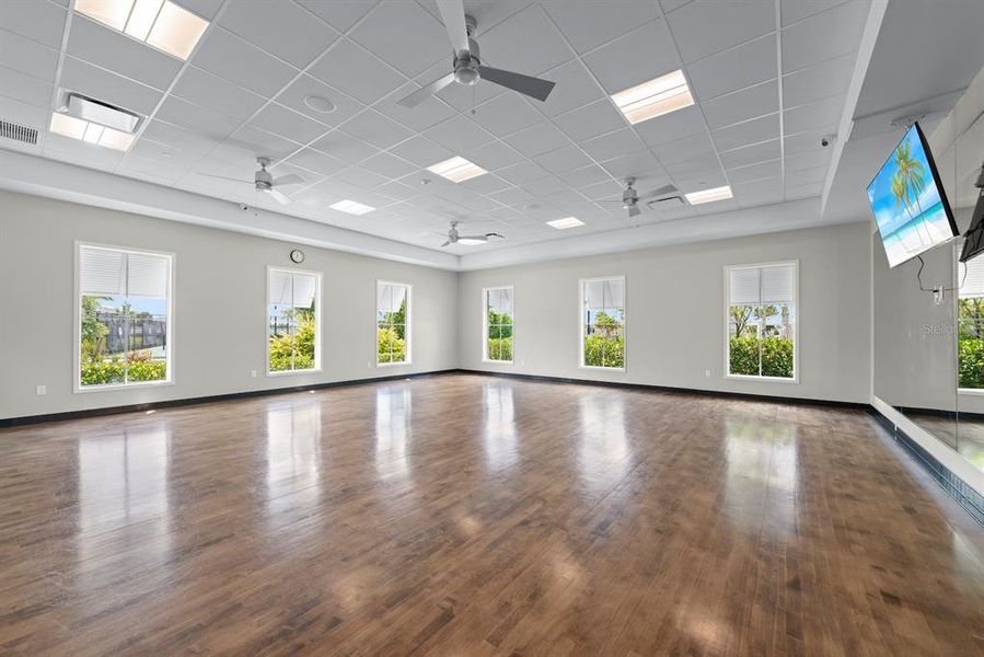 Spacious, unfurnished interior of a new home in , Port Charlotte (Image 55).