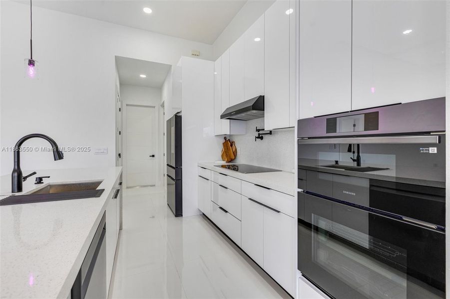 Furnished interior view inside a new home in , Cape Coral (Image 35). Furnished interior view inside a new home in , Cape Coral (Image 35).