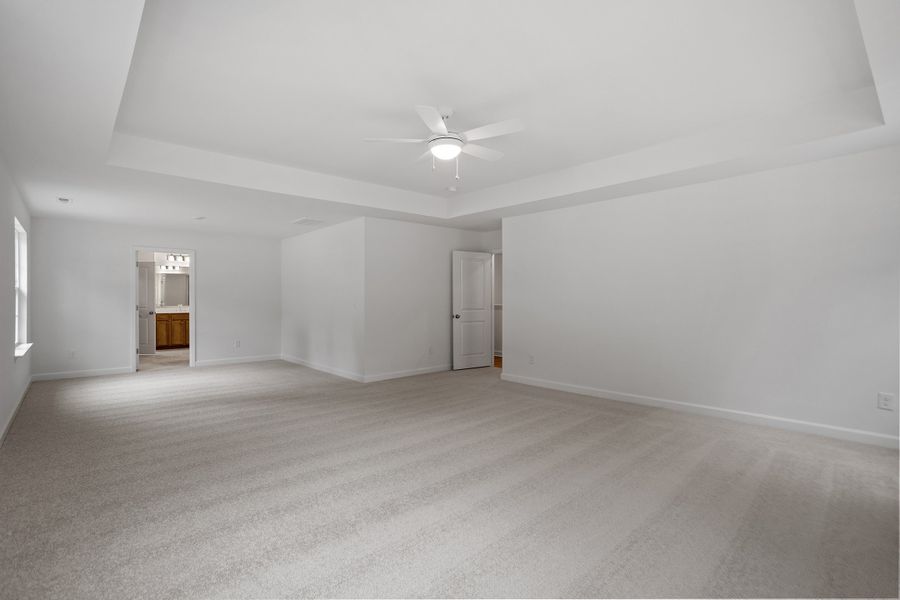 Spacious, unfurnished interior of a new home in Georgias Landing, Raleigh (Image 29).