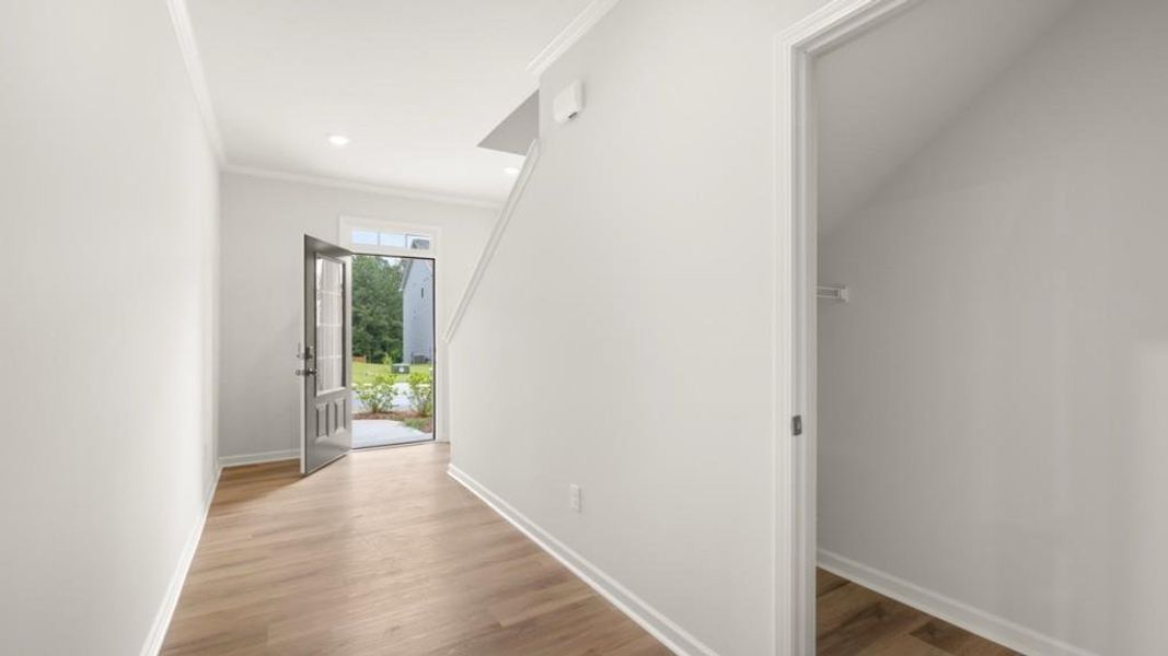 Spacious, unfurnished interior of a new home in Lost Creek, Dallas (Image 16). Spacious, unfurnished interior of a new home in Lost Creek, Dallas (Image 16).