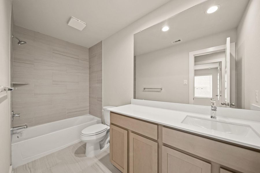 Furnished interior view inside a new home in Barton Creek Ranch, Conroe (Image 4). Furnished interior view inside a new home in Barton Creek Ranch, Conroe (Image 4).