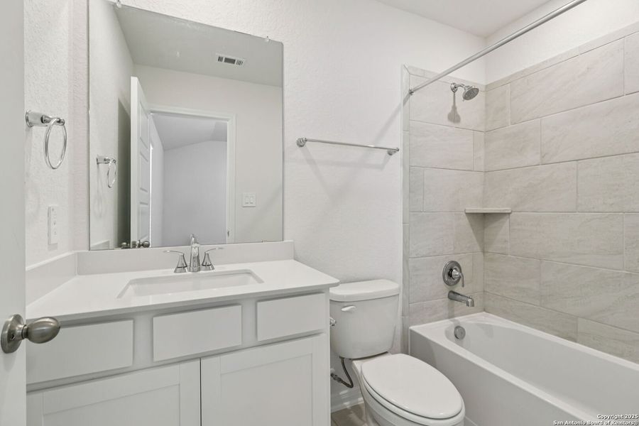 Furnished interior view inside a new home in Legendary Trails - Classic Series, Cibolo (Image 10). Furnished interior view inside a new home in Legendary Trails - Classic Series, Cibolo (Image 10).