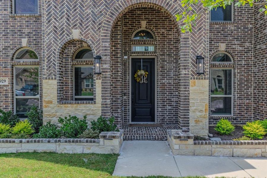 Exterior details and patio area of a home in Grayhawk Addition, Forney (Image 25).