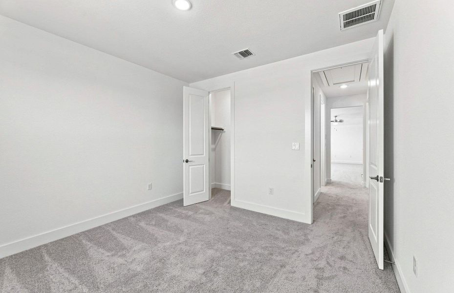 Spacious, unfurnished interior of a new home in Kuempel Estates, Pflugerville (Image 26).