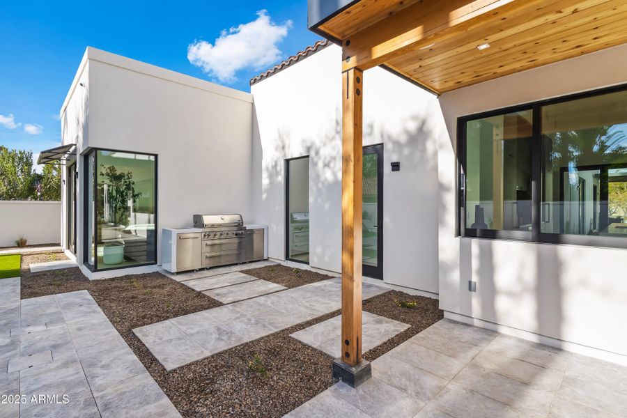 OUTDOOR BBQ STATION- BACK PATIO