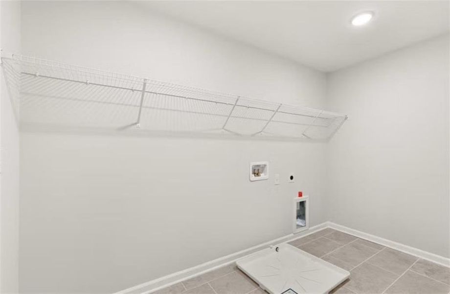 Spacious, unfurnished interior of a new home in Cedar Farms, Winder (Image 15).