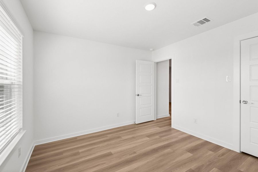 Spacious, unfurnished interior of a new home in Lago Mar, Santa Fe (Image 11). Spacious, unfurnished interior of a new home in Lago Mar, Santa Fe (Image 11).