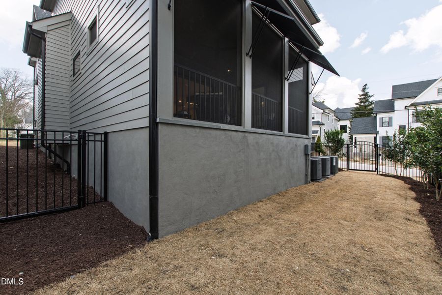 Carson (80) Carson (80)