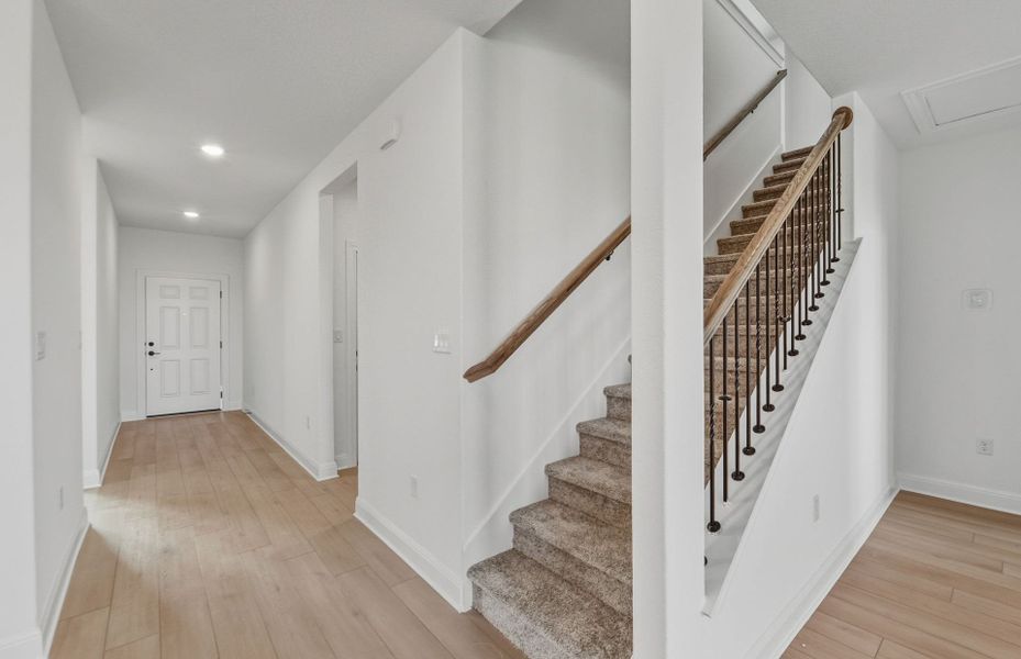 Spacious, unfurnished interior of a new home in Lagos, Manor (Image 41).