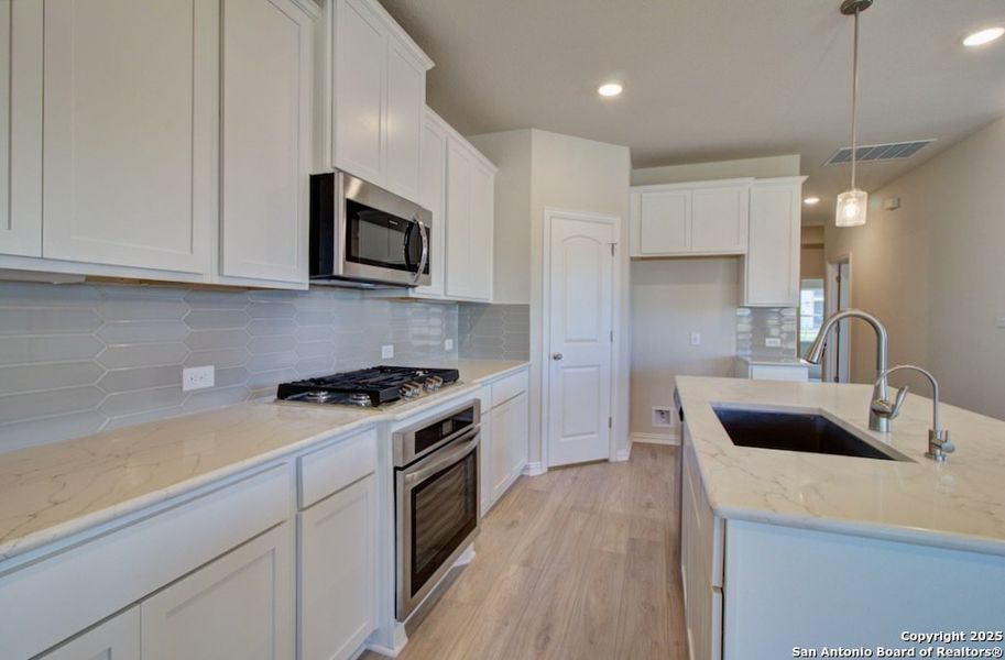 Furnished interior view inside a new home in Sunflower Ridge, New Braunfels (Image 2).