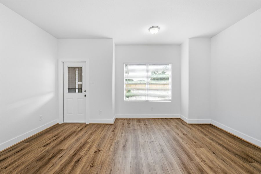 Spacious, unfurnished interior of a new home in Sanctuary, Salado (Image 25).