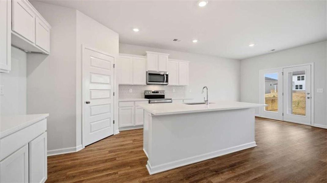 Furnished interior view inside a new home in Twin Lakes, Hoschton (Image 12).