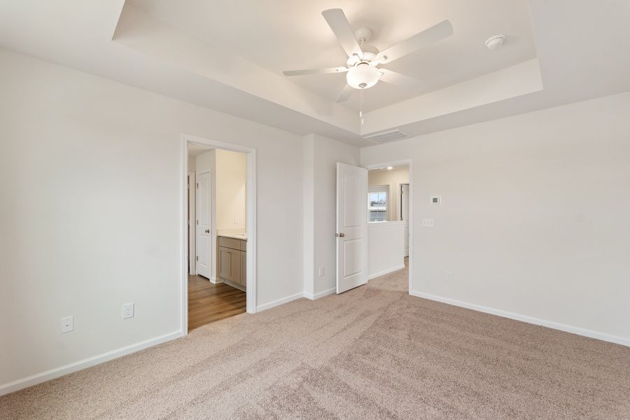 Spacious, unfurnished interior of a new home in Tucker Ridge, Pendleton (Image 19).