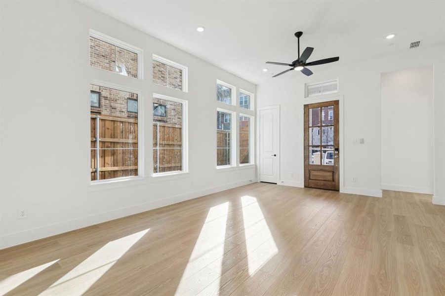 Spacious, unfurnished interior of a new home in , Frisco (Image 27).